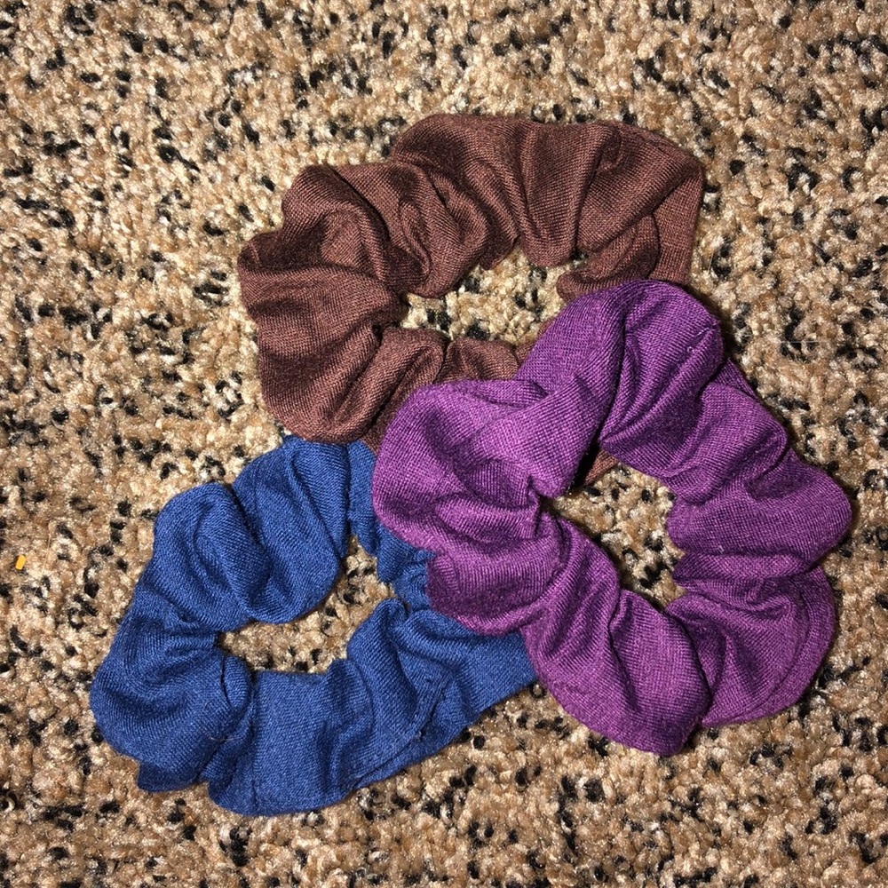 3 pack of scrunchies